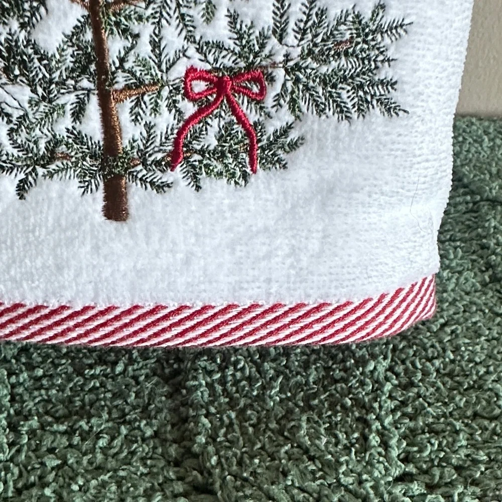 Balsam & Fir Holiday Christmas Tree 🌲 Hand Towels Red Bow Gold Star ⭐️ NEW!